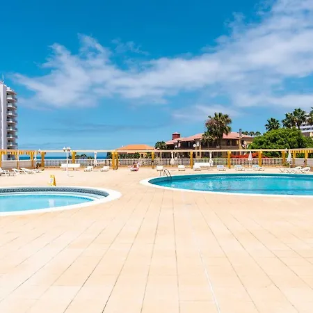 Homeforguest Beach Apt With Sea View & Pool, 50 Steps To The Sea *