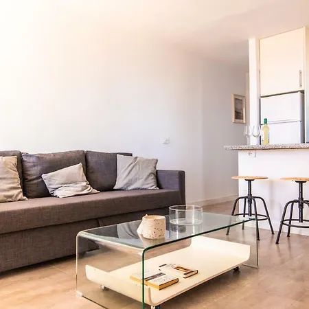 Homeforguest Beach Apt With Sea View & Pool, 50 Steps To The Sea Апартаменты Плайя-Фаньябе