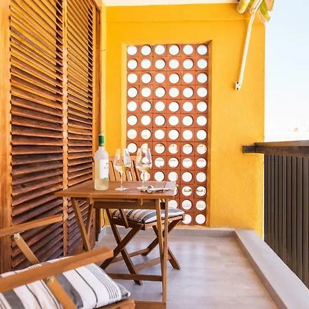 Homeforguest Beach Apt With Sea View & Pool, 50 Steps To The Sea Apartment